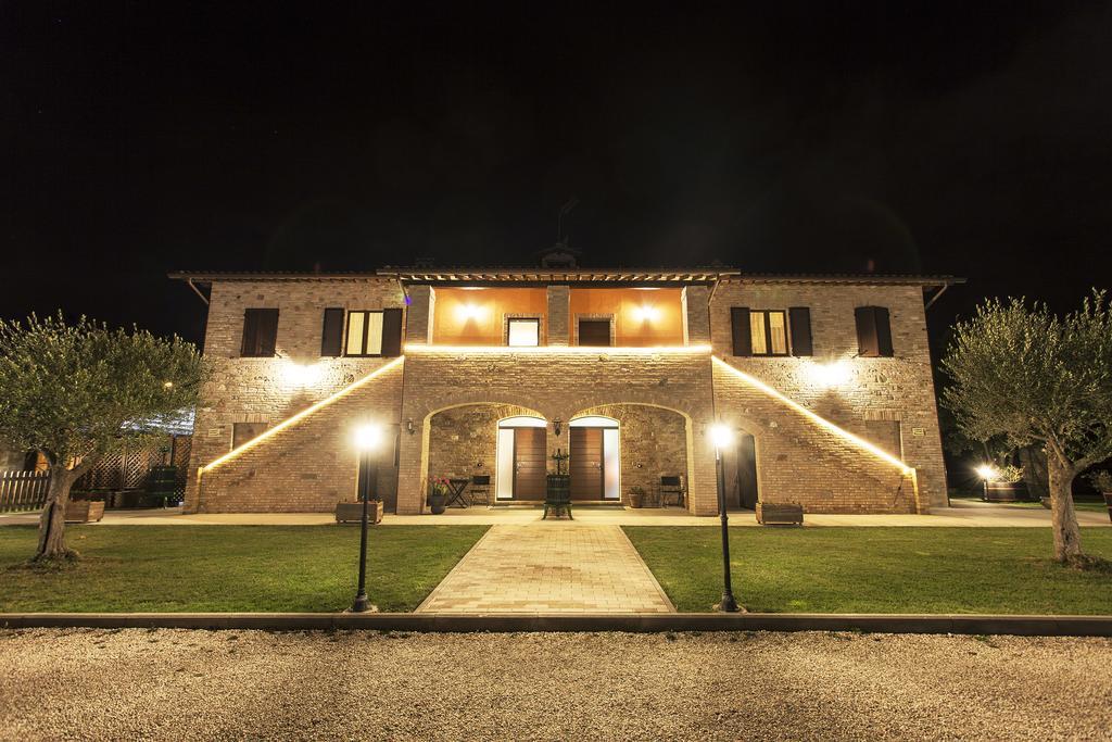 Il Casale Della Fornace Bed & Breakfast Бастия Умбра Екстериор снимка