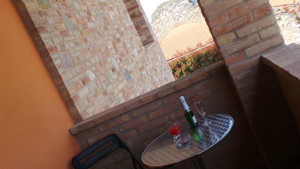 Il Casale Della Fornace Bed & Breakfast Бастия Умбра Екстериор снимка